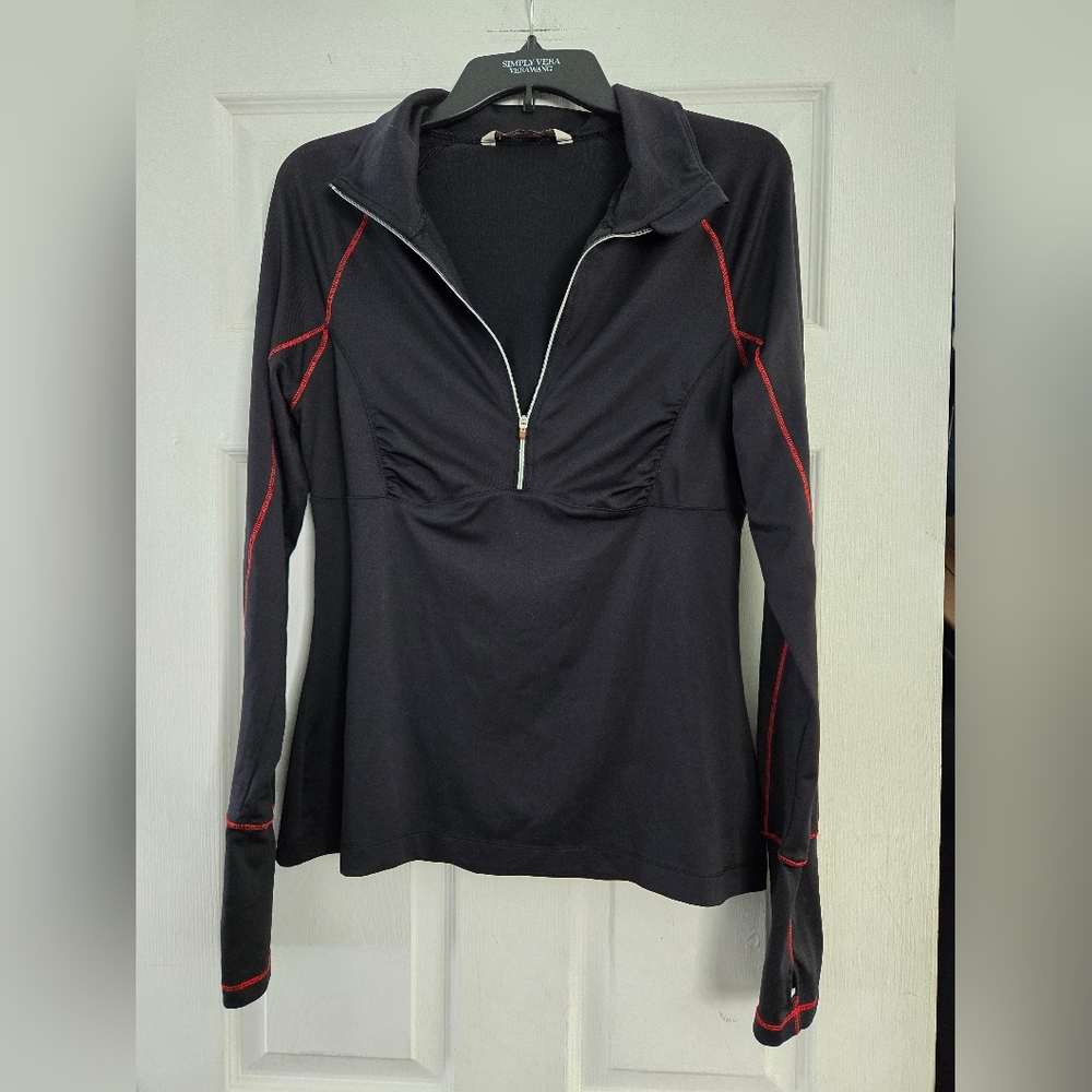 Old Navy Athletic Top With Finger Holes